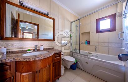 MENDERES ÖZDERE 'DE SATILIK 6+1 TRİPLEKS VİLLA