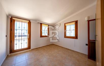 MENDERES ÖZDERE 'DE SATILIK 6+1 TRİPLEKS VİLLA