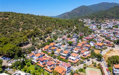 MENDERES ÖZDERE 'DE SATILIK 6+1 TRİPLEKS VİLLA