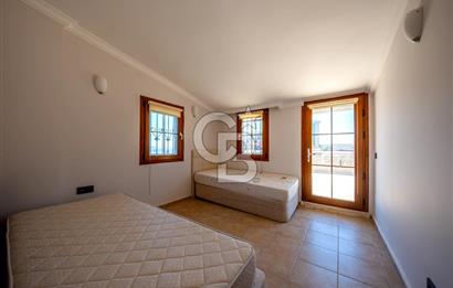 MENDERES ÖZDERE 'DE SATILIK 6+1 TRİPLEKS VİLLA