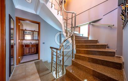 MENDERES ÖZDERE 'DE SATILIK 6+1 TRİPLEKS VİLLA