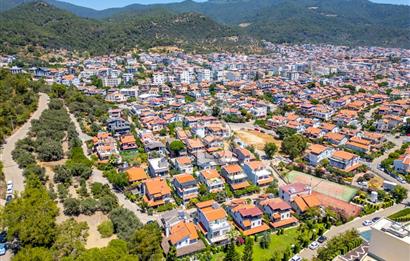 MENDERES ÖZDERE 'DE SATILIK 6+1 TRİPLEKS VİLLA