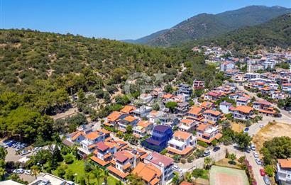 MENDERES ÖZDERE 'DE SATILIK 6+1 TRİPLEKS VİLLA