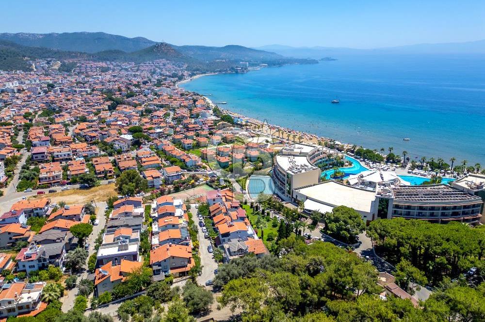 MENDERES ÖZDERE 'DE SATILIK 6+1 TRİPLEKS VİLLA