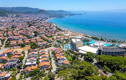 MENDERES ÖZDERE 'DE SATILIK 6+1 TRİPLEKS VİLLA