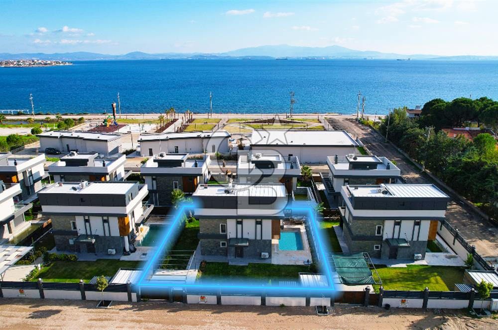RAMSA PORT ÇANDARLIDA DENİZ MANZARALI SATILIK 3+1 VİLLA