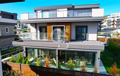 RAMSA PORT ÇANDARLIDA DENİZ MANZARALI SATILIK 3+1 VİLLA