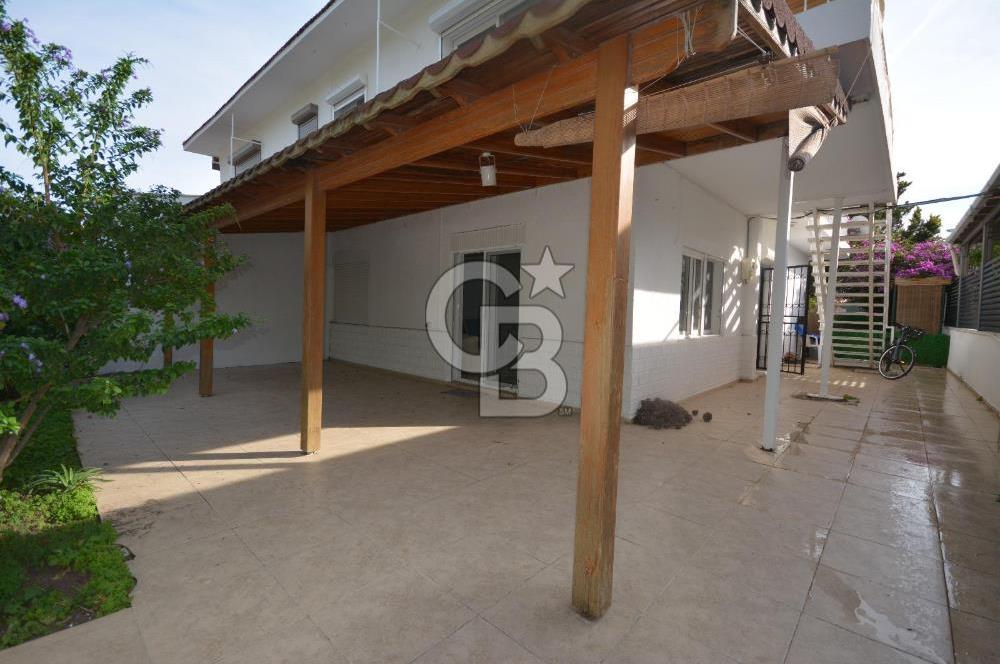 Çeşme Ilıca Şantiye Evlerinde Satılık Bahçe Katı 2+1