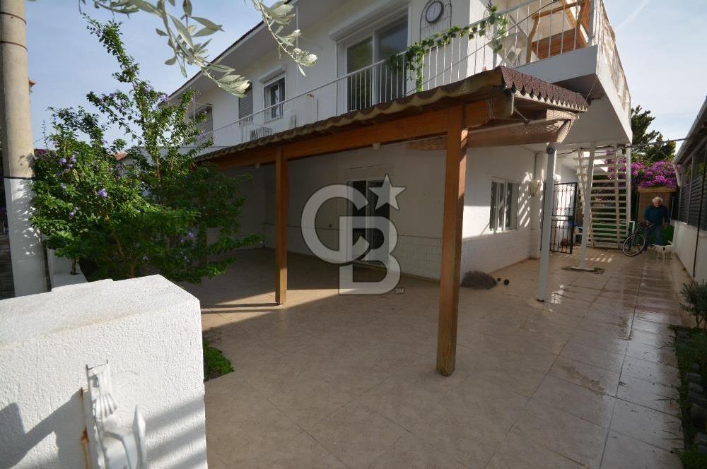 Çeşme Ilıca Şantiye Evlerinde Satılık Bahçe Katı 2+1