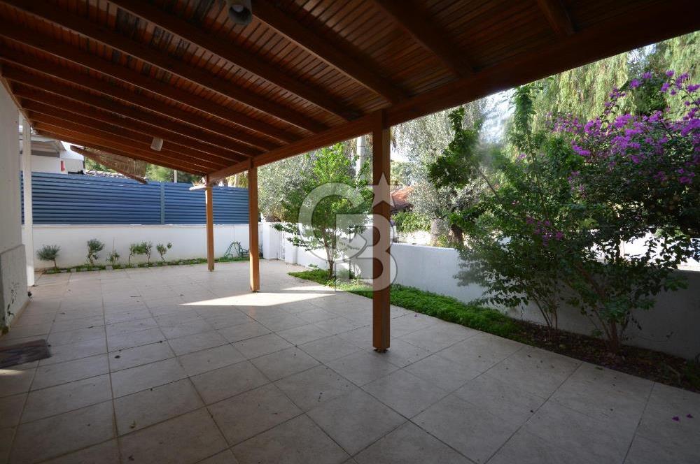 Çeşme Ilıca Şantiye Evlerinde Satılık Bahçe Katı 2+1