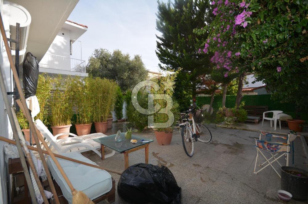 Çeşme Ilıca Şantiye Evlerinde Satılık Bahçe Katı 2+1