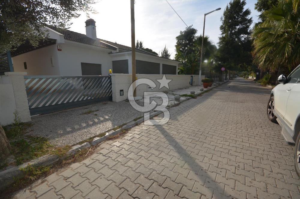 Çeşme Ilıca Şantiye Evlerinde Satılık Bahçe Katı 2+1