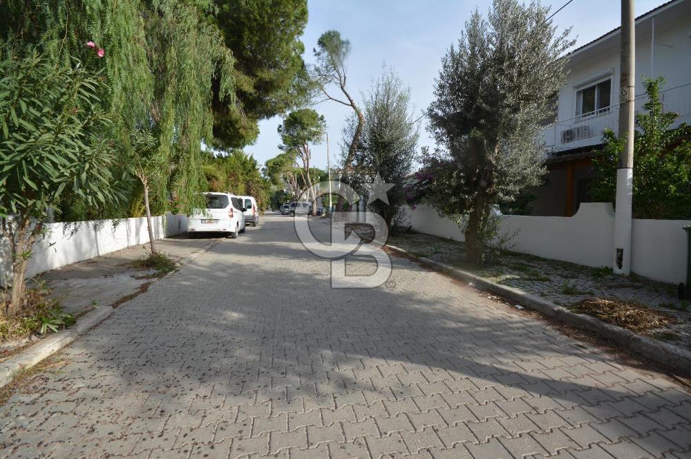 Çeşme Ilıca Şantiye Evlerinde Satılık Bahçe Katı 2+1