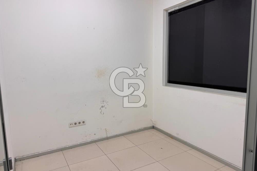 SANCAKTEPE OTOMER GALERİCİLER SİTESİNDE SATILIK NET 90 M2 DÜKKAN