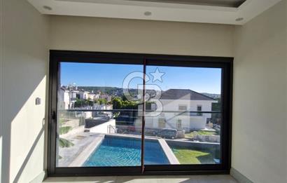 ÇEŞME BOYALIK'TA AKILLI EV SİSTEMLİ MÜSTAKİL HAVUZLU 7+1 VİLLA