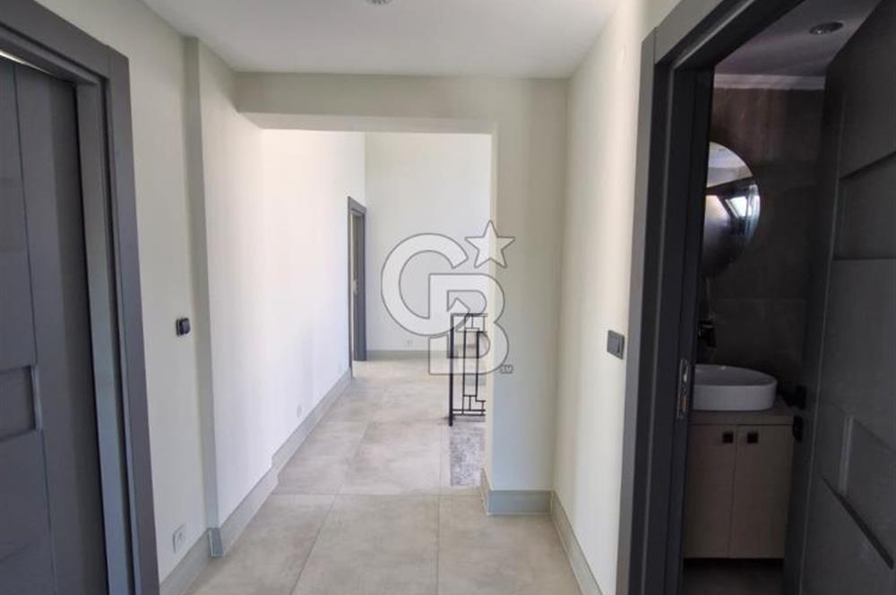 ÇEŞME BOYALIK'TA AKILLI EV SİSTEMLİ MÜSTAKİL HAVUZLU 7+1 VİLLA