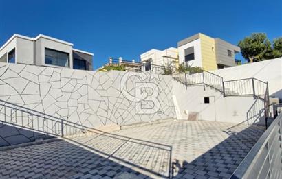 ÇEŞME BOYALIK'TA AKILLI EV SİSTEMLİ MÜSTAKİL HAVUZLU 7+1 VİLLA