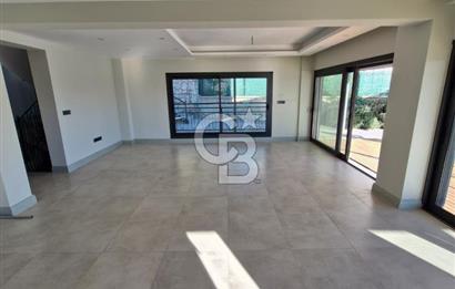 ÇEŞME BOYALIK'TA AKILLI EV SİSTEMLİ MÜSTAKİL HAVUZLU 7+1 VİLLA