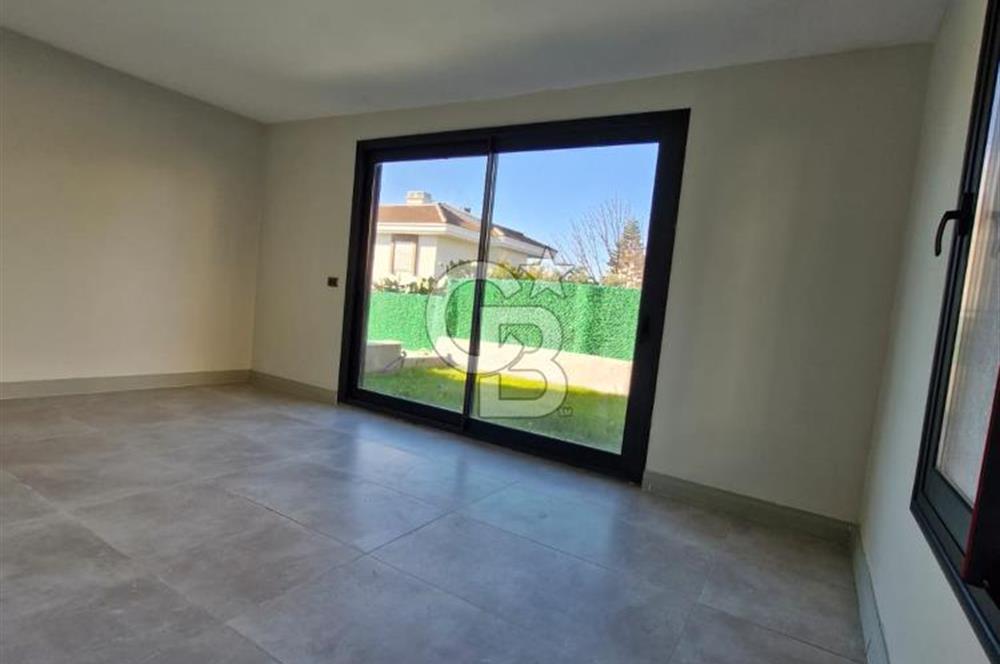 ÇEŞME BOYALIK'TA AKILLI EV SİSTEMLİ MÜSTAKİL HAVUZLU 7+1 VİLLA