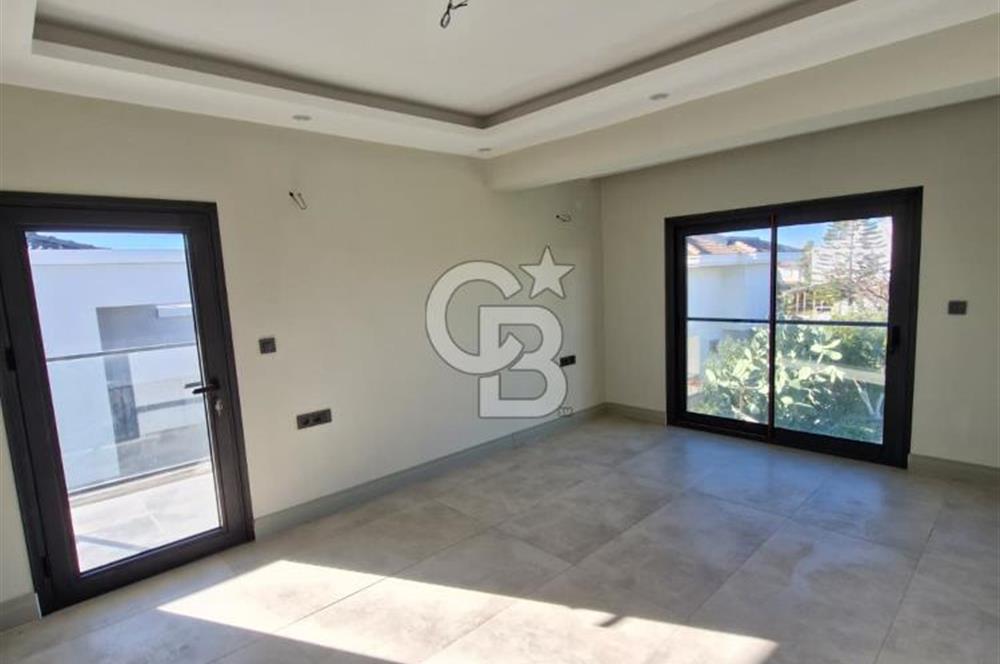 ÇEŞME BOYALIK'TA AKILLI EV SİSTEMLİ MÜSTAKİL HAVUZLU 7+1 VİLLA