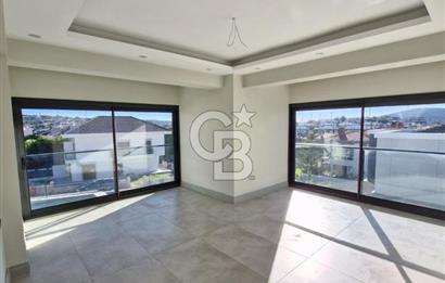 ÇEŞME BOYALIK'TA AKILLI EV SİSTEMLİ MÜSTAKİL HAVUZLU 7+1 VİLLA