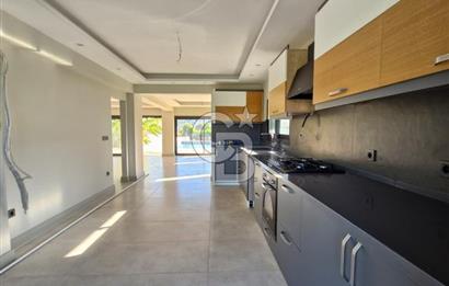 ÇEŞME BOYALIK'TA AKILLI EV SİSTEMLİ MÜSTAKİL HAVUZLU 7+1 VİLLA