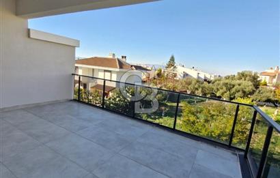 ÇEŞME BOYALIK'TA AKILLI EV SİSTEMLİ MÜSTAKİL HAVUZLU 7+1 VİLLA