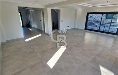 ÇEŞME BOYALIK'TA AKILLI EV SİSTEMLİ MÜSTAKİL HAVUZLU 7+1 VİLLA