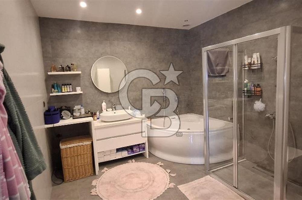 GÜZELBAHÇE'NİN EN PRESTİJLİ SİTESİNDE 4+1 SATILIK DAİRE