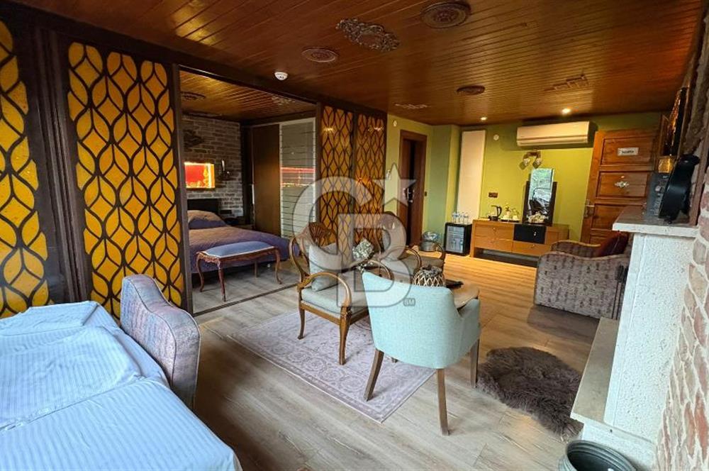 ÇANAKKALE YEŞİLYURT KÖYÜ SATILIK 17 ODALI 600 PARÇA MÜZELİ OTEL