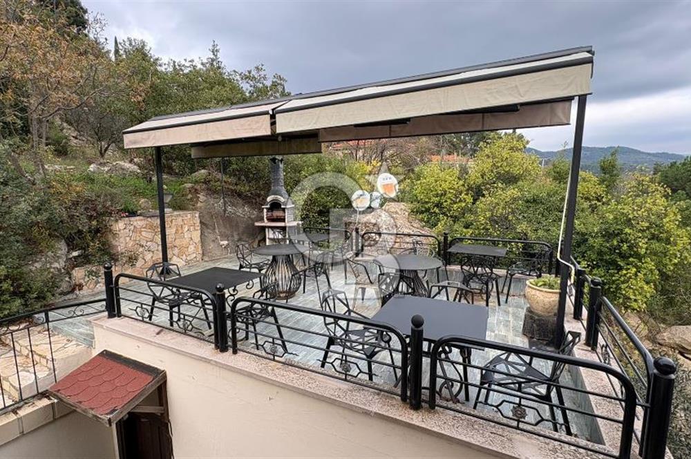 ÇANAKKALE YEŞİLYURT KÖYÜ SATILIK 17 ODALI 600 PARÇA MÜZELİ OTEL