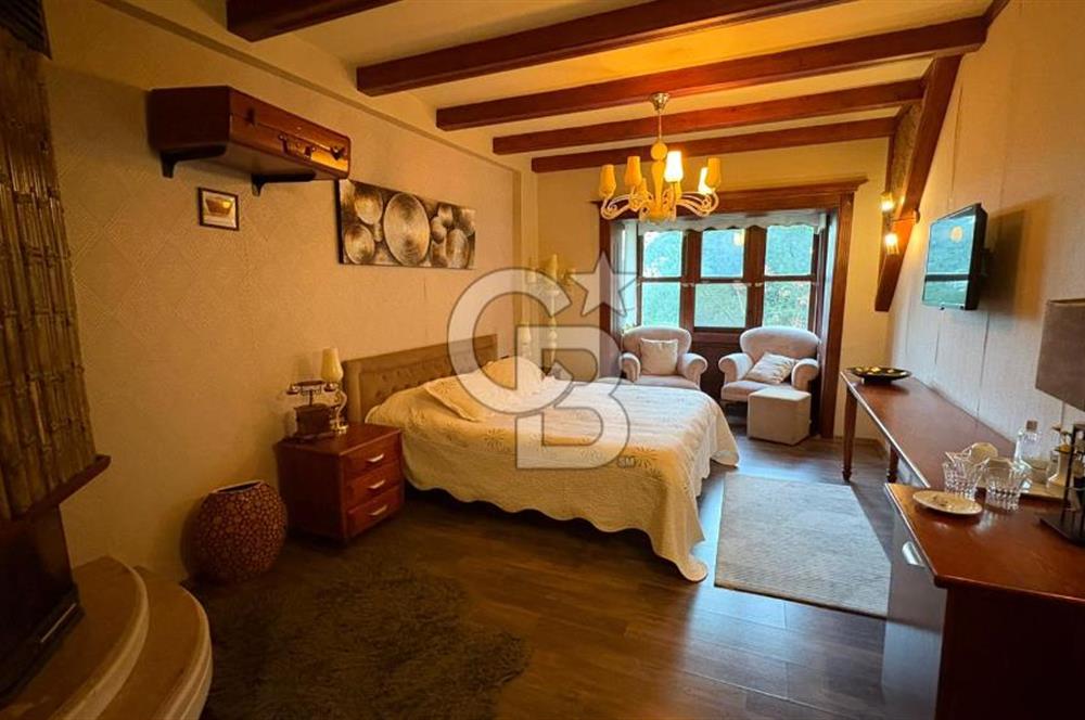 ÇANAKKALE YEŞİLYURT KÖYÜ SATILIK 17 ODALI 600 PARÇA MÜZELİ OTEL