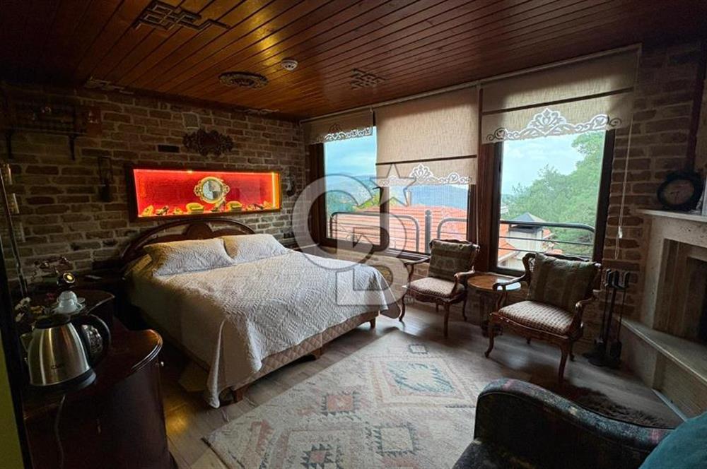 ÇANAKKALE YEŞİLYURT KÖYÜ SATILIK 17 ODALI 600 PARÇA MÜZELİ OTEL