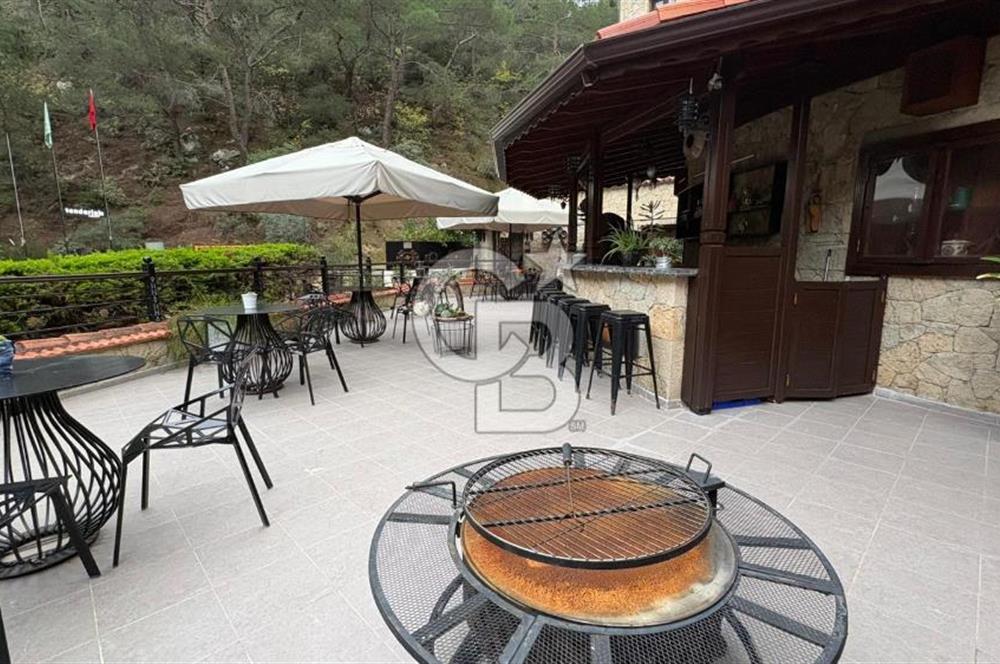 ÇANAKKALE YEŞİLYURT KÖYÜ SATILIK 17 ODALI 600 PARÇA MÜZELİ OTEL