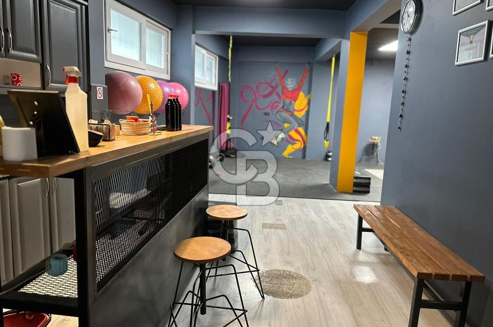 Gaziemir'de Satılık 150 m² Dükkan 