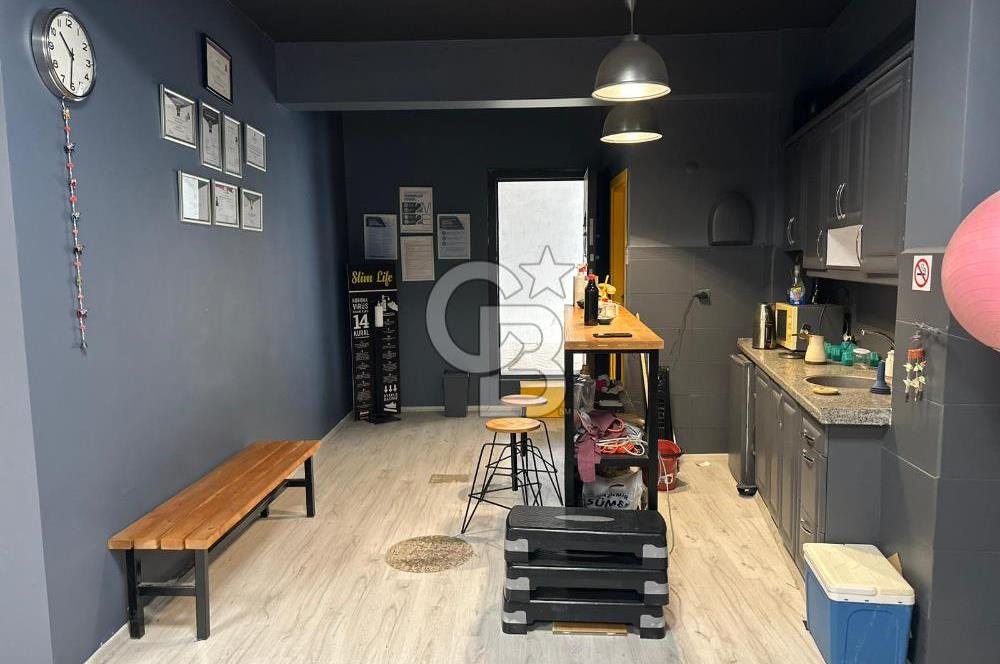 Gaziemir'de Satılık 150 m² Dükkan 