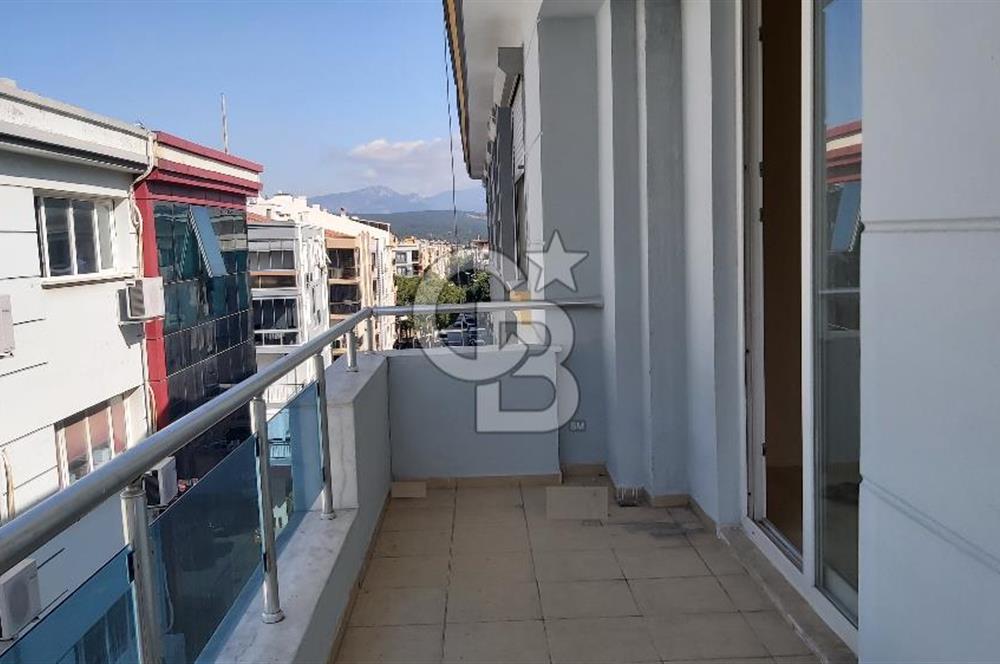Gaziemir Gazi Mah.de Merkezi Lokasyonda 3+1-134 m² Satılık Daire