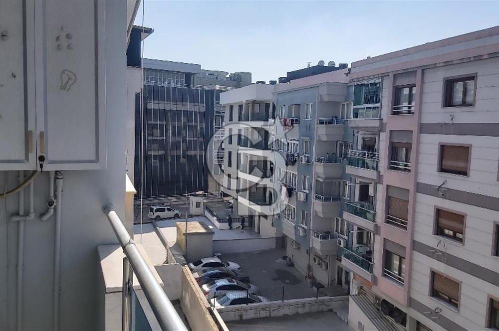 Gaziemir Gazi Mah.de Merkezi Lokasyonda 3+1-134 m² Satılık Daire