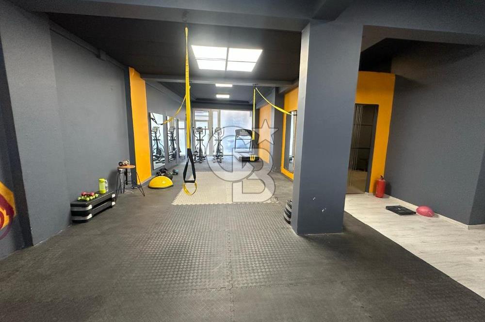 Gaziemir'de Satılık 150 m² Dükkan 