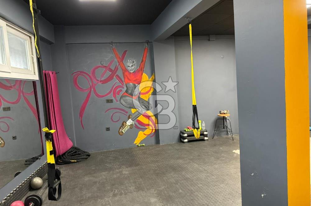 Gaziemir'de Satılık 150 m² Dükkan 