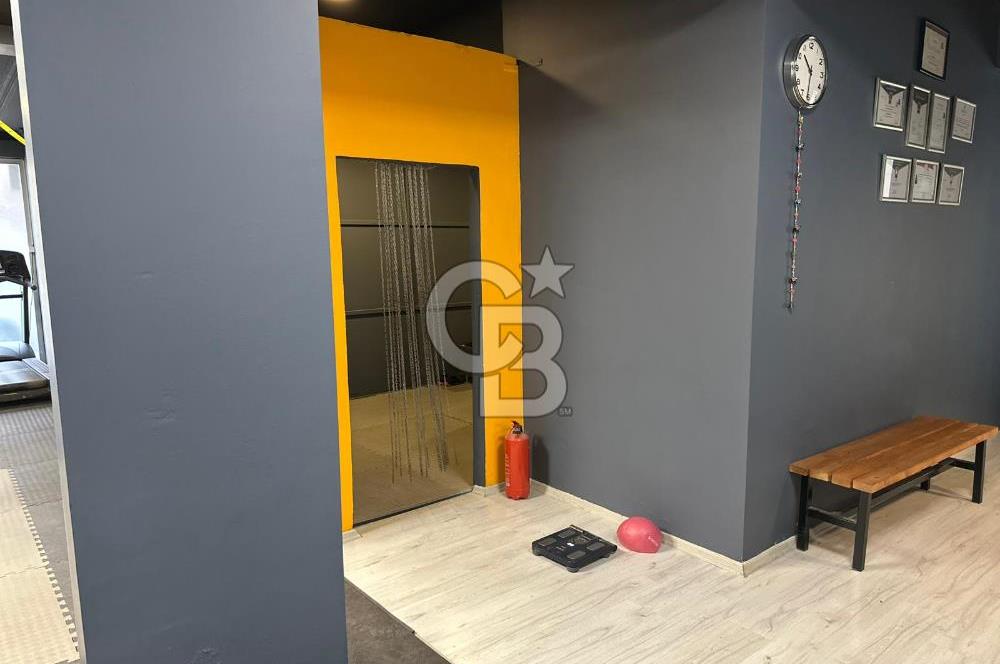 Gaziemir'de Satılık 150 m² Dükkan 