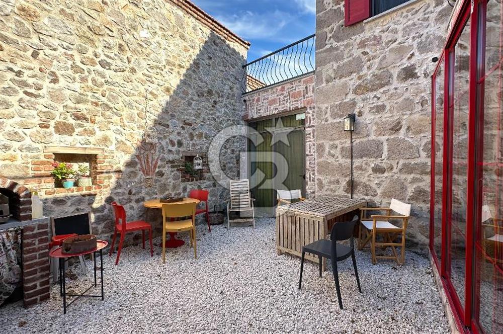 ÇANAKKALE AYVACIK SÖĞÜTLÜ KÖYÜ SATILIK TAŞ EV BUTİK OTEL