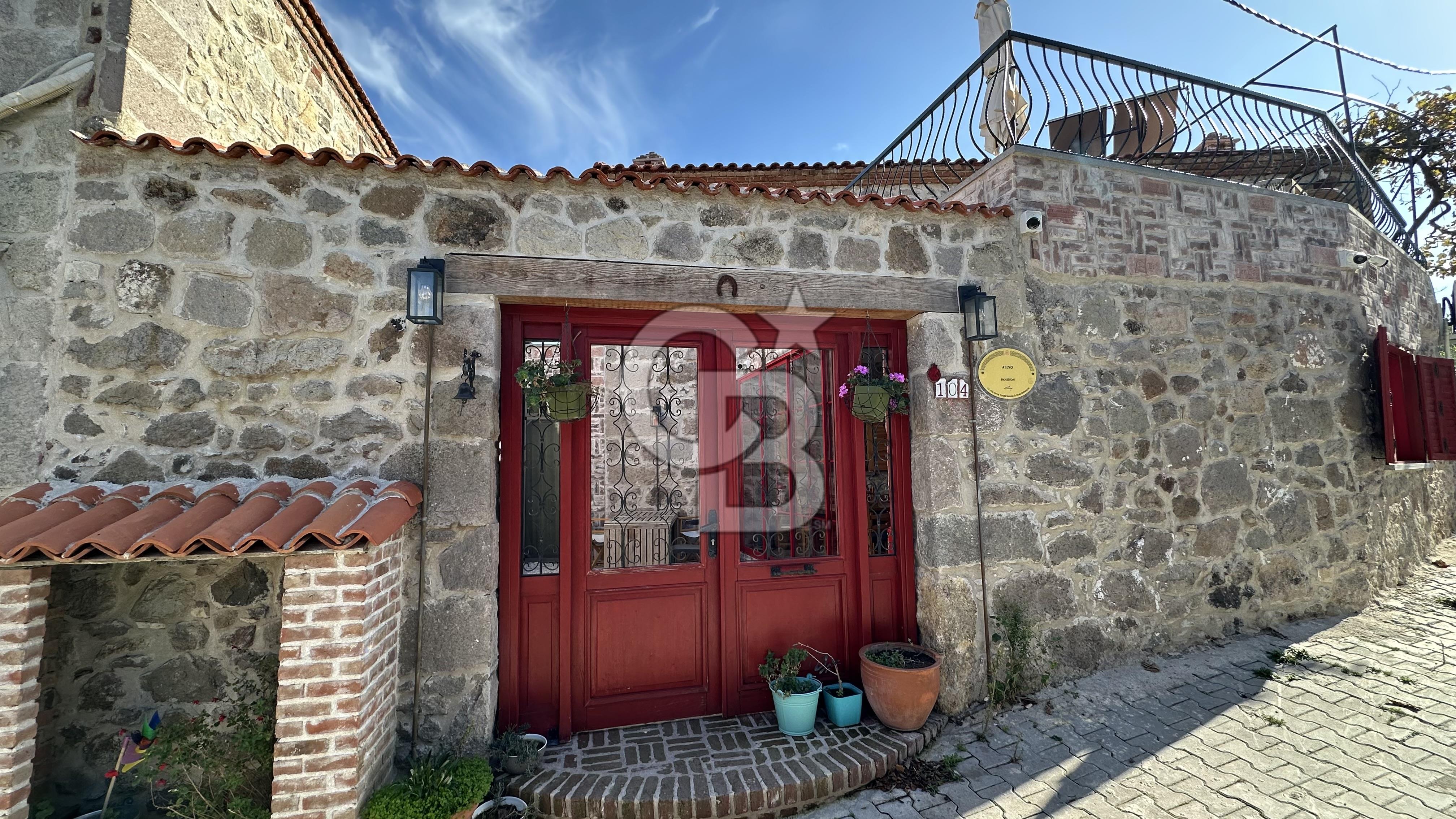 ÇANAKKALE AYVACIK SÖĞÜTLÜ KÖYÜ SATILIK TAŞ EV BUTİK OTEL