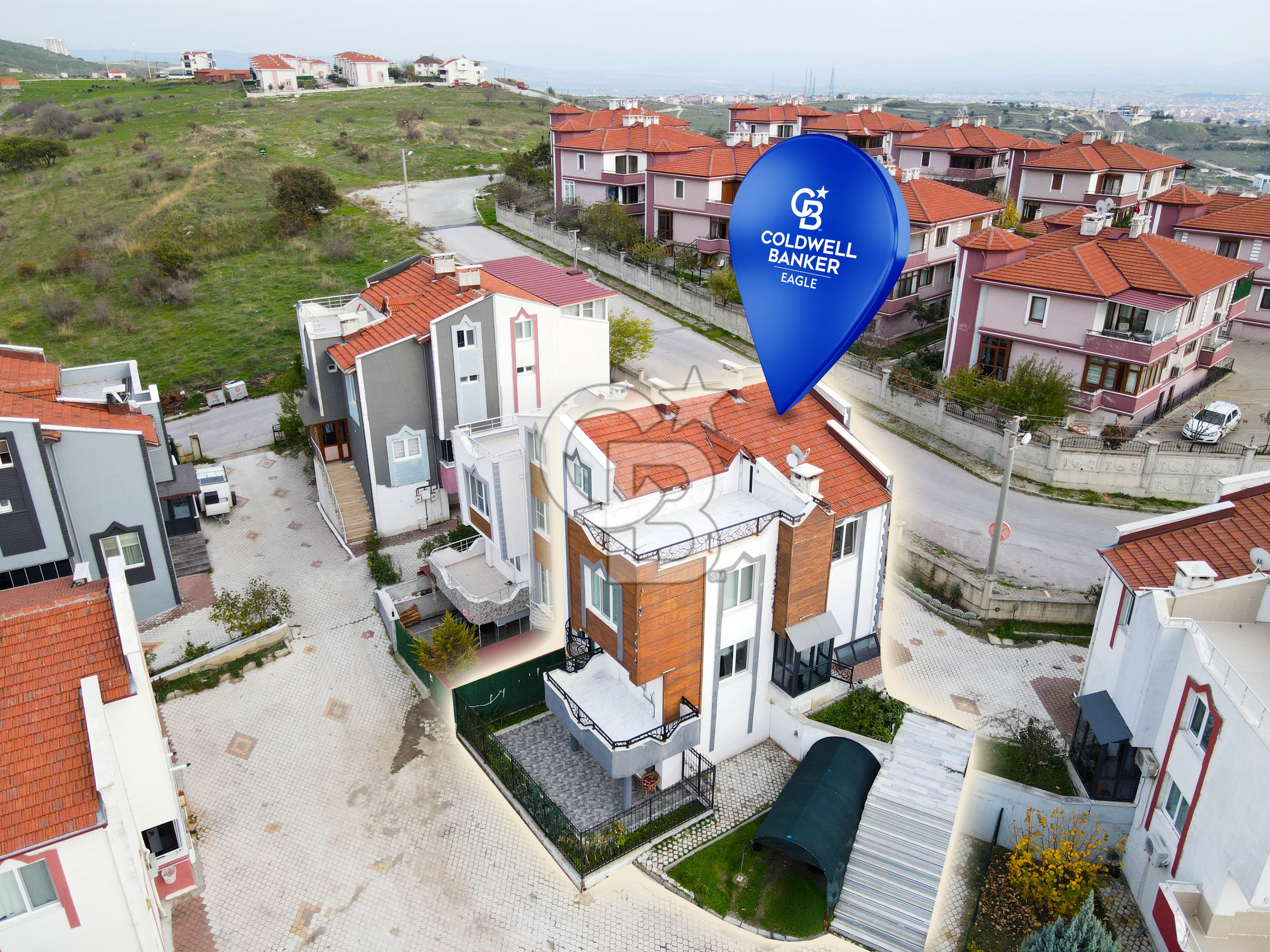 Kuvayı Milliye’ de SATILIK 5+2 240 metre² triplex