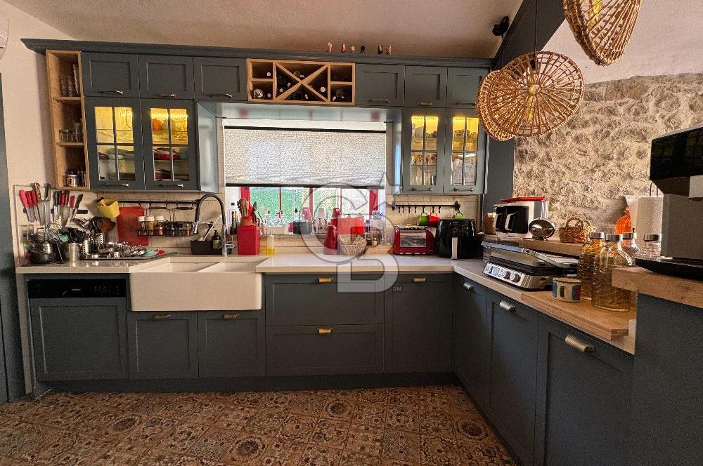 ÇANAKKALE AYVACIK SÖĞÜTLÜ KÖYÜ SATILIK TAŞ EV BUTİK OTEL