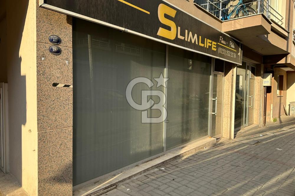 Gaziemir'de Satılık 150 m² Dükkan 