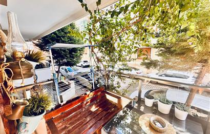 Karşıyaka , Yalı Mahallesi , Satılık 3+1 Bakımlı Daire