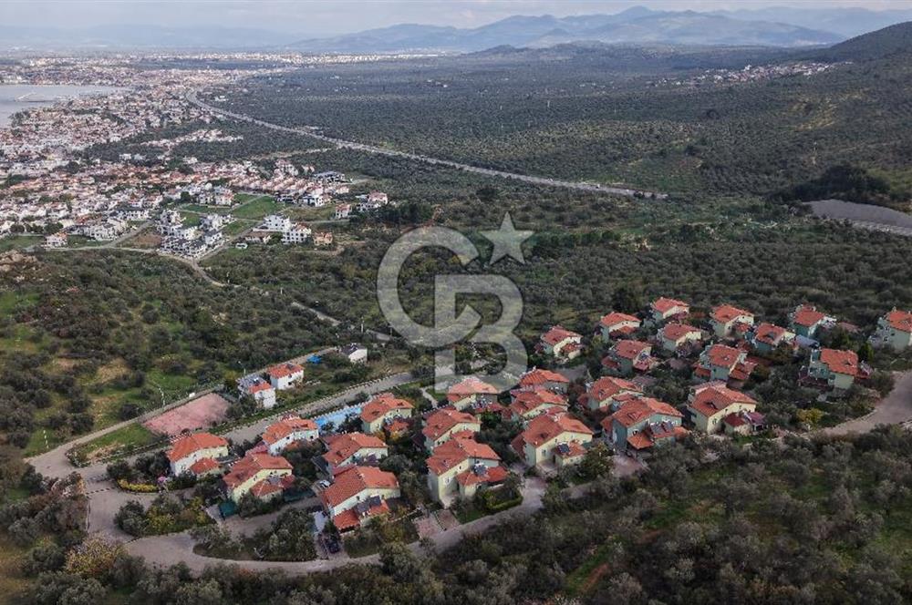 HAVACILAR MEVKİİNDE HAVUZLU SİTEDE 5+1 TRİPLEX VİLLA 