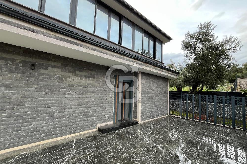 GÜRE'DE TAM MÜSTAKİL, FULL EŞYALI TRİPLEX VİLLA