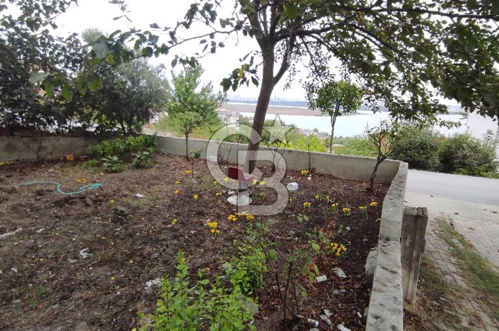 AVCILAR FİRUZKÖY'DE GÖL MANZARALI VİLLA İMARLI SATILIK ARSA